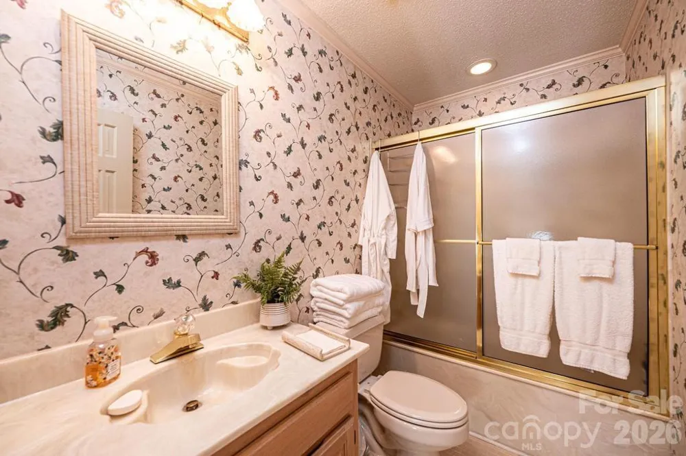 3725 Rock Bridge Drive NE Conover, NC 28613