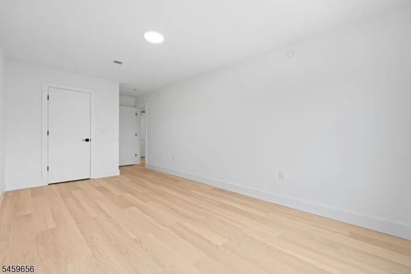 645 S 10Th St Unit 2 #2 Unit 2 Newark City, NJ 07108