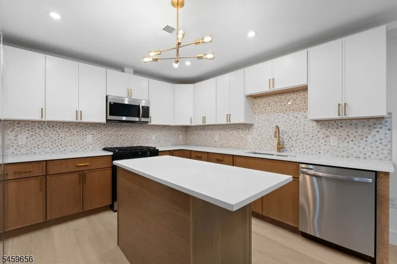 645 S 10Th St Unit 1 #1 Unit 1 Newark City, NJ 07108