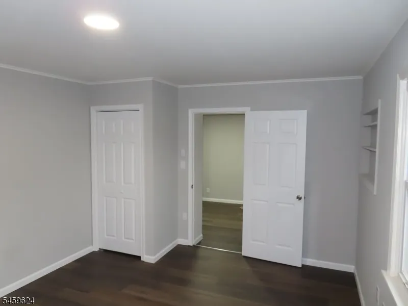 631 2nd Ave Lyndhurst, NJ 07071