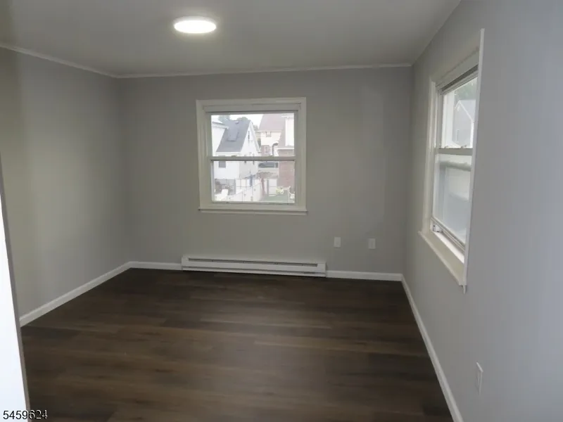 631 2nd Ave Lyndhurst, NJ 07071