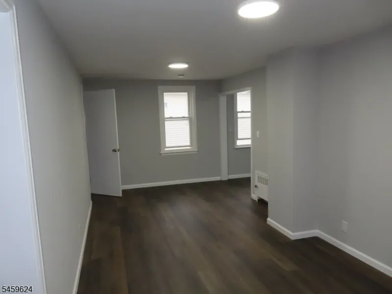 631 2nd Ave Lyndhurst, NJ 07071