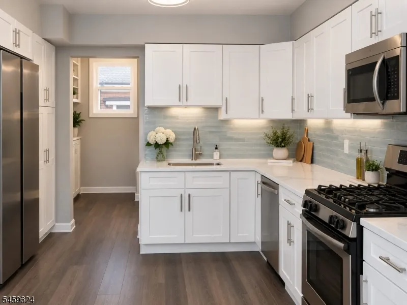 631 2nd Ave Lyndhurst, NJ 07071
