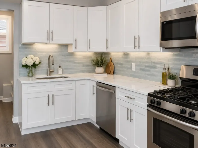 631 2nd Ave Lyndhurst, NJ 07071