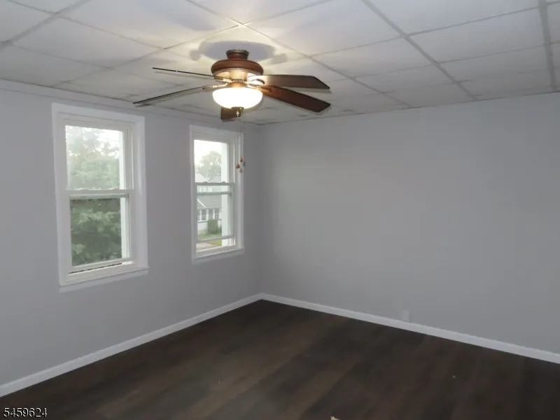 631 2nd Ave Lyndhurst, NJ 07071