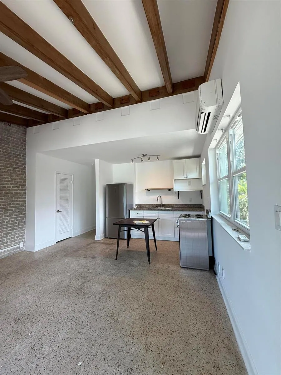 900 SE 12th Street #FRONT Fort Lauderdale, FL 33316