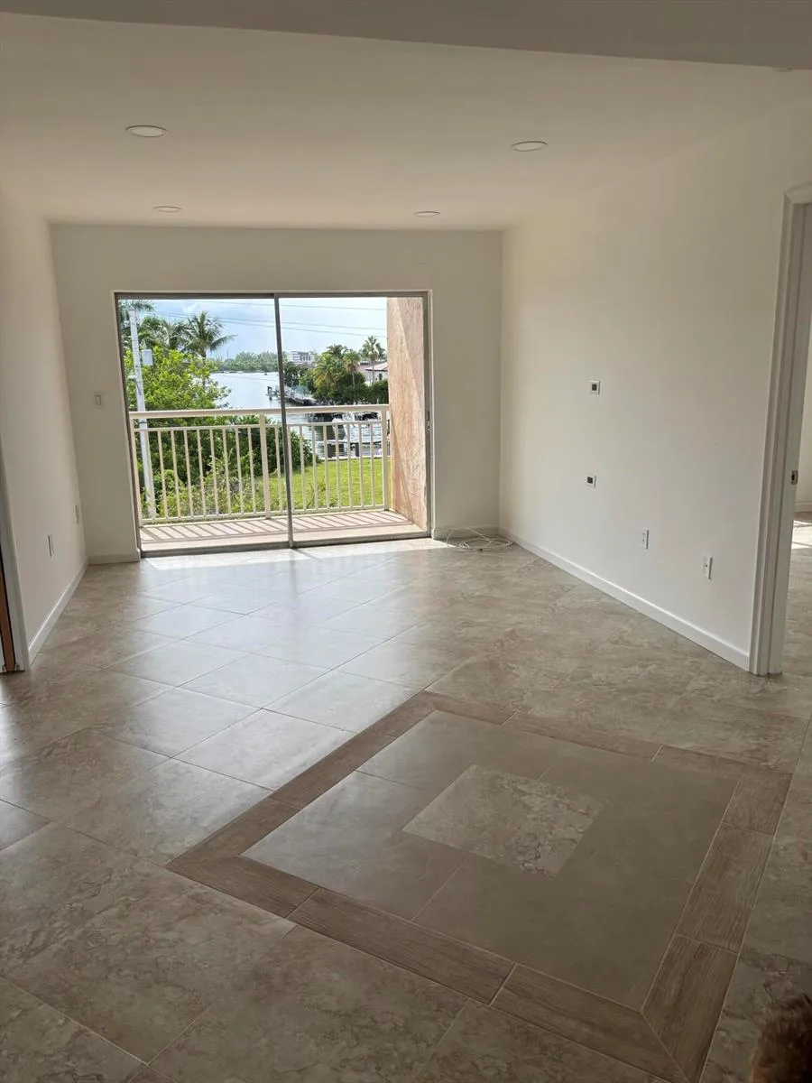 17051 NE 35TH AVENUE #307 North Miami Beach, FL 33160