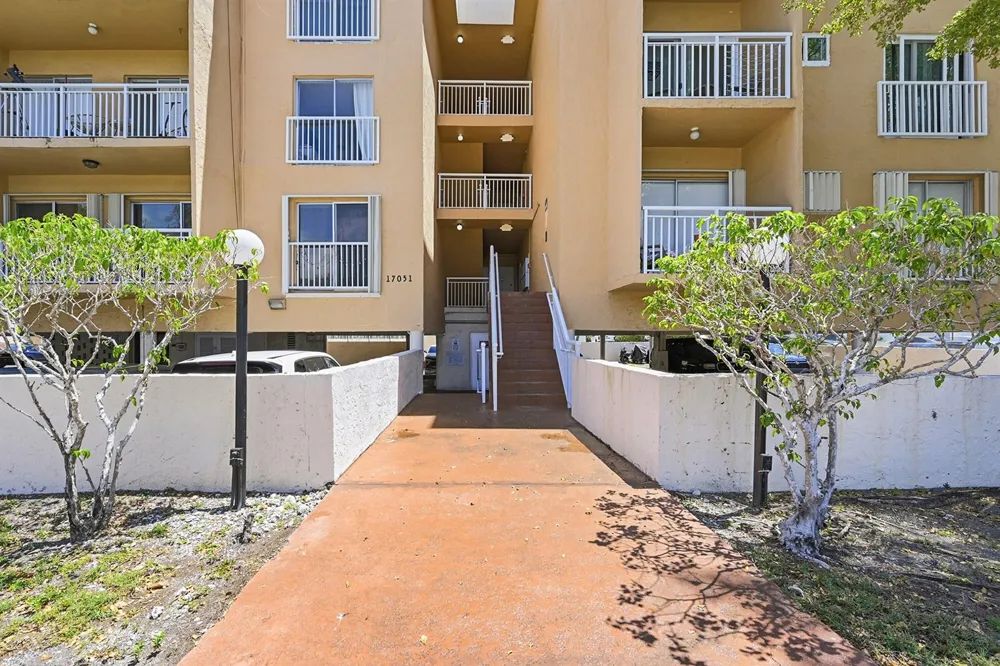 17051 NE 35TH AVENUE #307 North Miami Beach, FL 33160