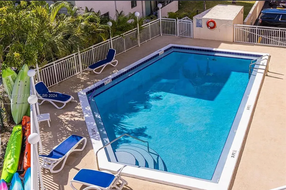 17051 NE 35TH AVENUE #307 North Miami Beach, FL 33160