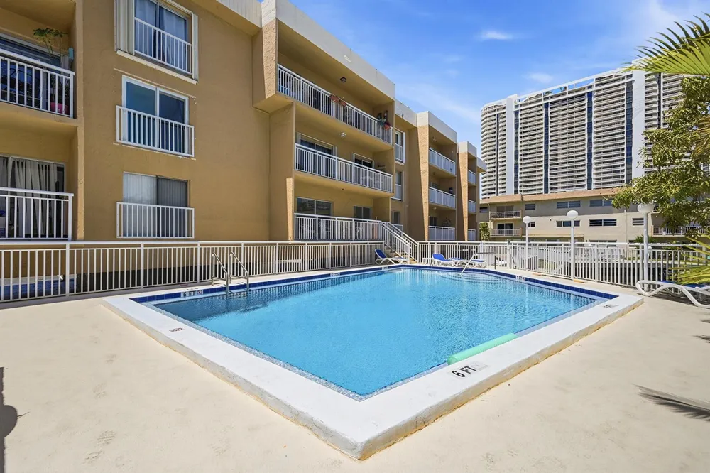 17051 NE 35TH AVENUE #307 North Miami Beach, FL 33160