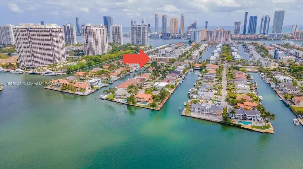 17051 NE 35TH AVENUE #307 North Miami Beach, FL 33160