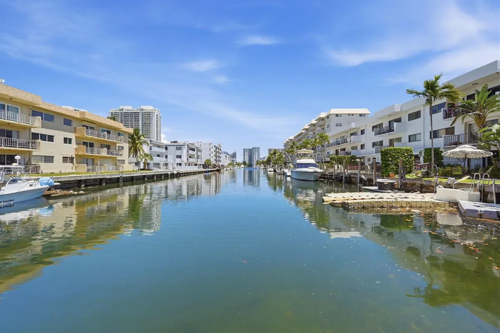 17051 NE 35TH AVENUE #307 North Miami Beach, FL 33160