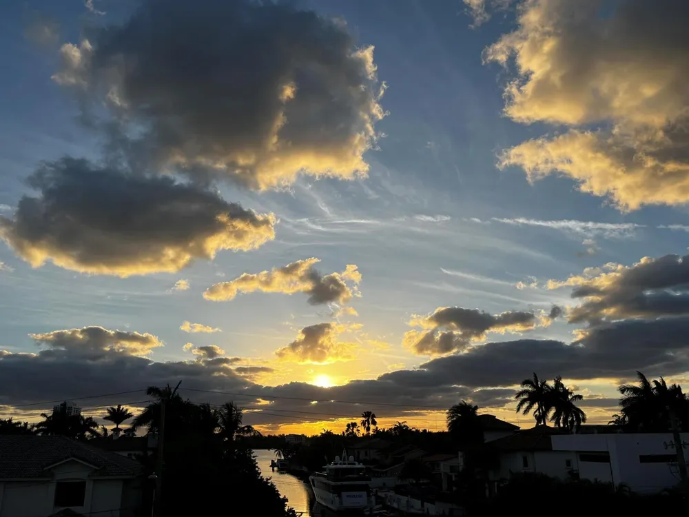 17051 NE 35TH AVENUE #307 North Miami Beach, FL 33160