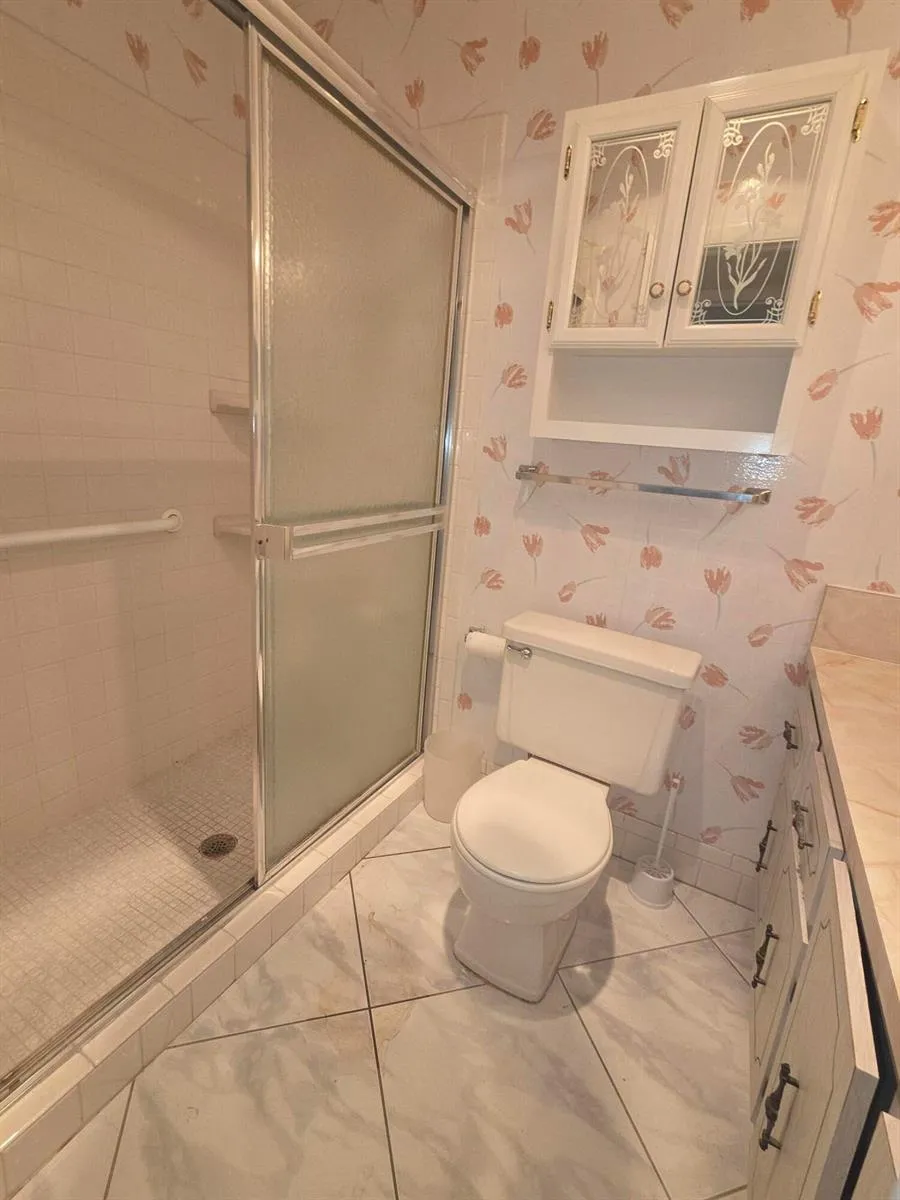 5150 LAKEFRONT BOULEVARD #A Delray Beach, FL 33484