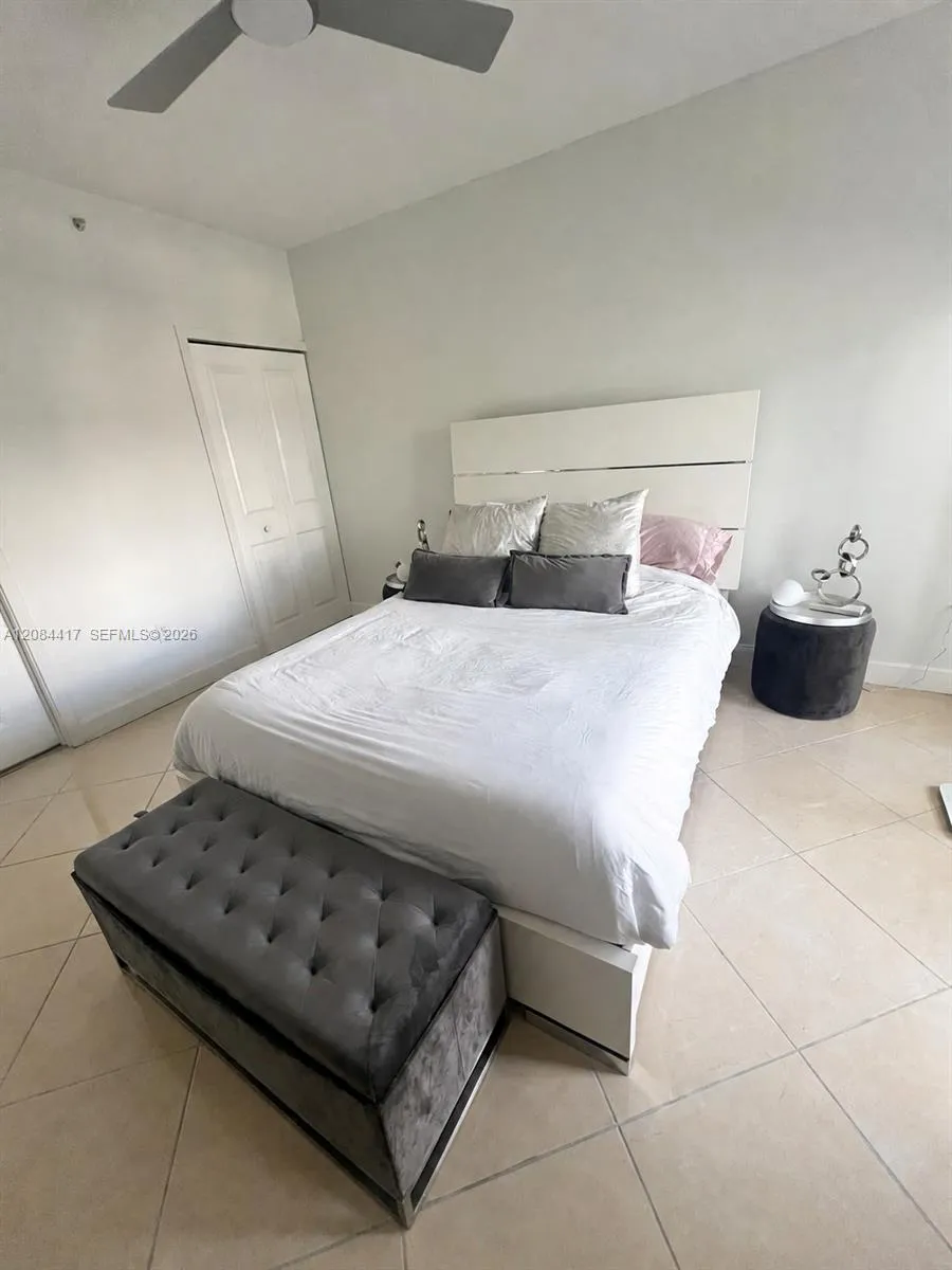 170 SE 14th St #2007 Miami, FL 33131