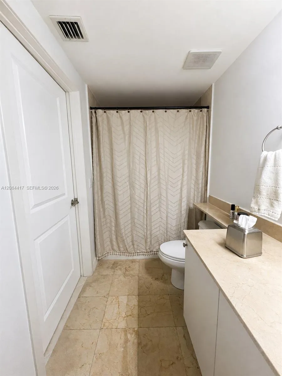 170 SE 14th St #2007 Miami, FL 33131