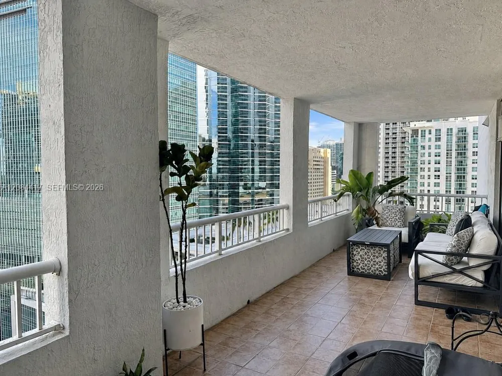 170 SE 14th St #2007 Miami, FL 33131