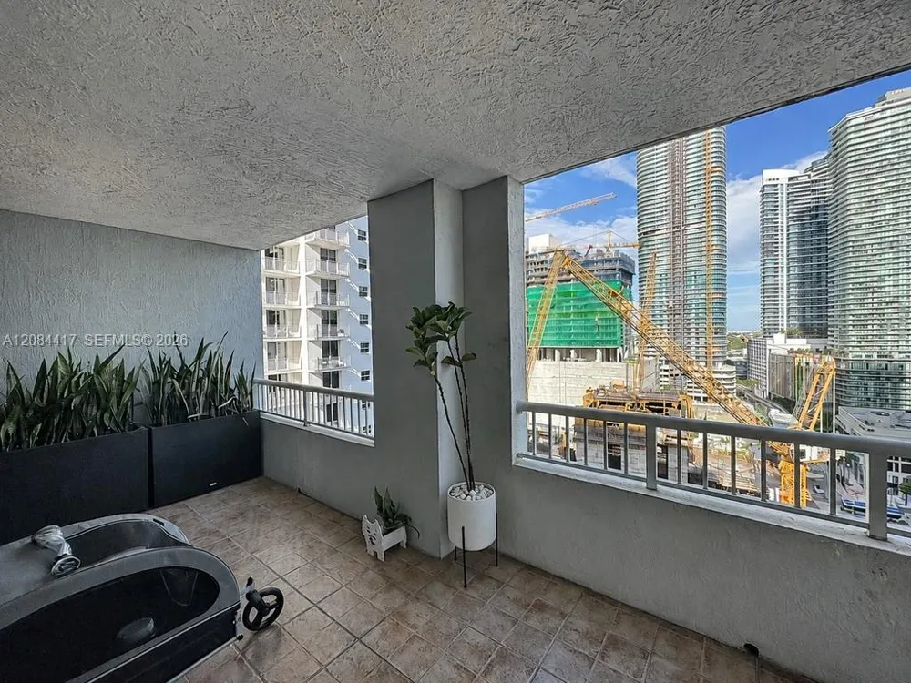 170 SE 14th St #2007 Miami, FL 33131