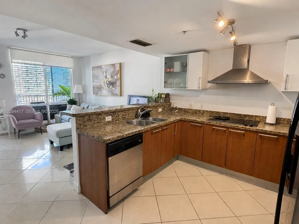 170 SE 14th St #2007 Miami, FL 33131