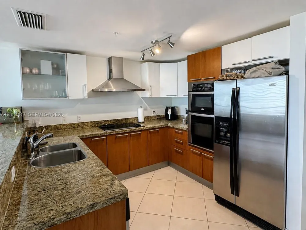 170 SE 14th St #2007 Miami, FL 33131