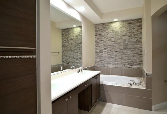 3020 NW 125th Ave #311 Sunrise, FL 33323