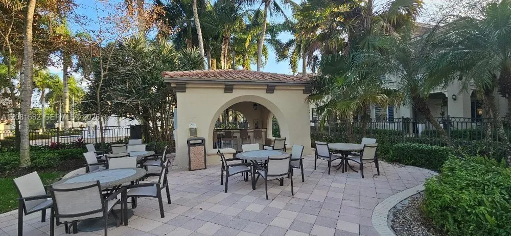 3020 NW 125th Ave #311 Sunrise, FL 33323