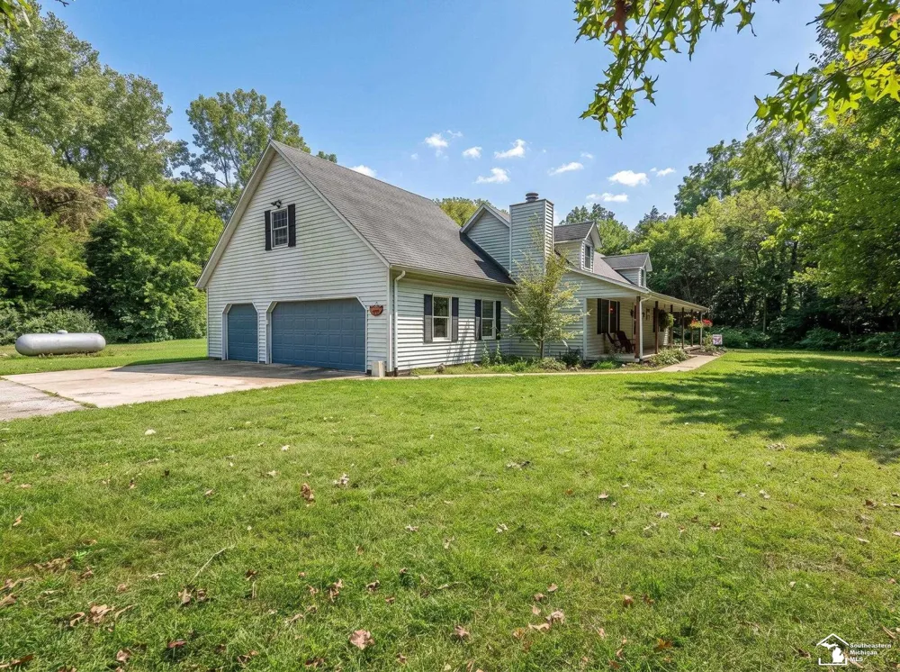 5825 Bacon Road Summerfield Township, MI 49270