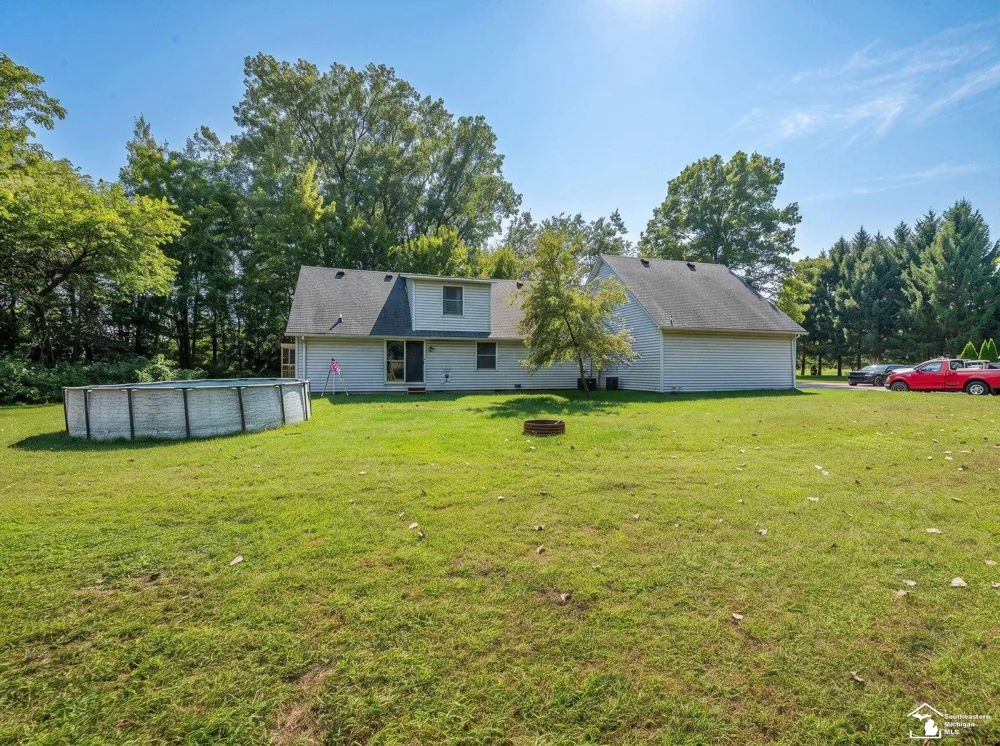 5825 Bacon Road Summerfield Township, MI 49270