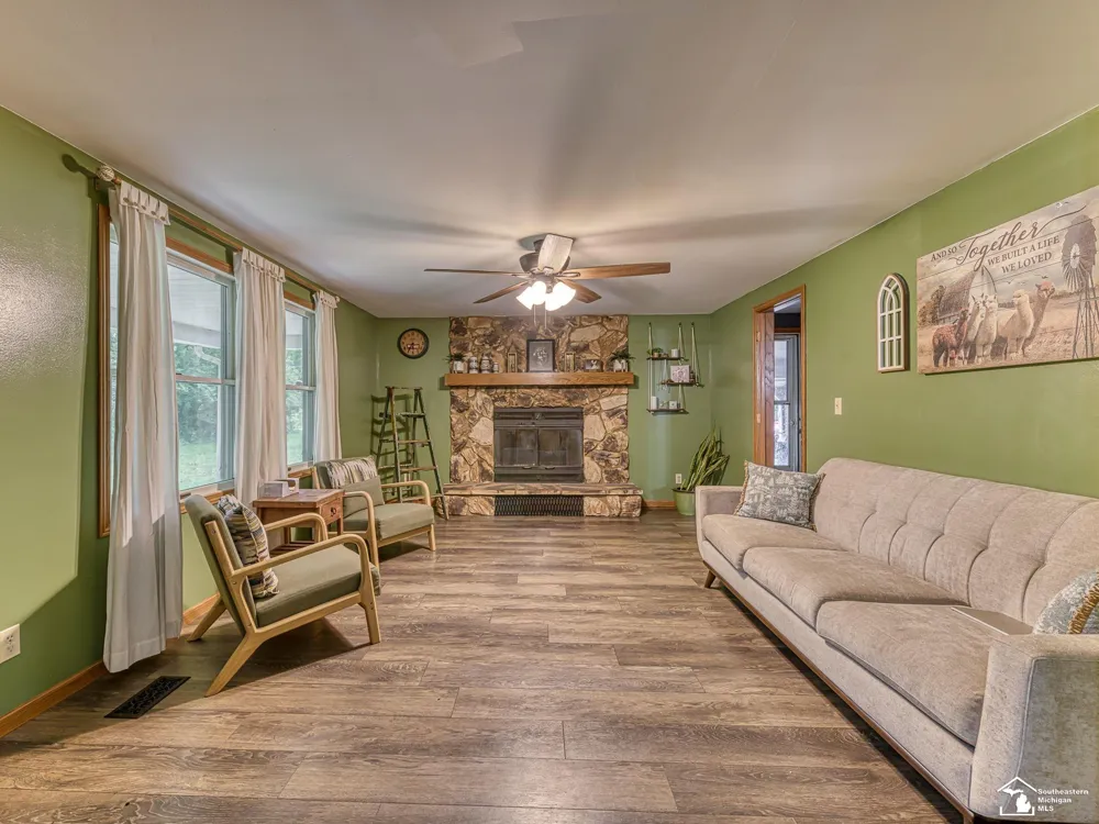 5825 Bacon Road Summerfield Township, MI 49270
