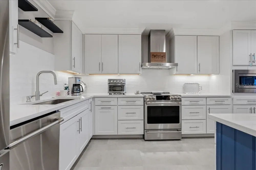 920 OSCEOLA AVENUE #605 Clearwater, FL 33755