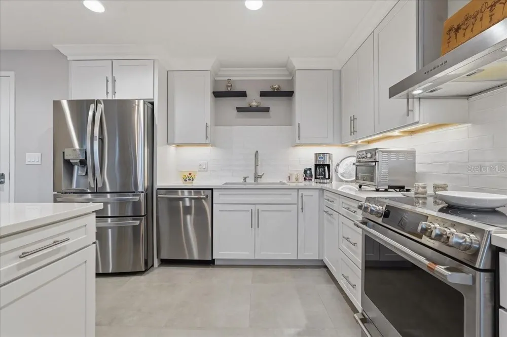 920 OSCEOLA AVENUE #605 Clearwater, FL 33755
