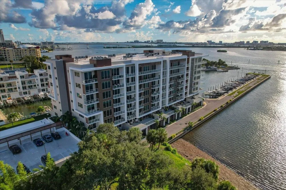 920 OSCEOLA AVENUE #605 Clearwater, FL 33755