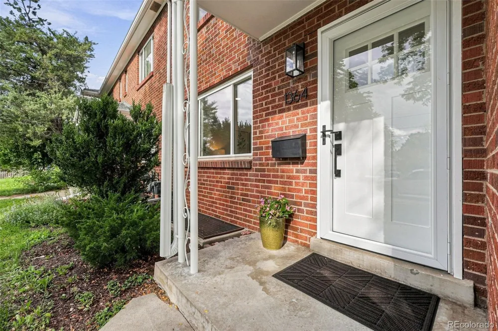 1364 Ivanhoe Street Denver, CO 80220