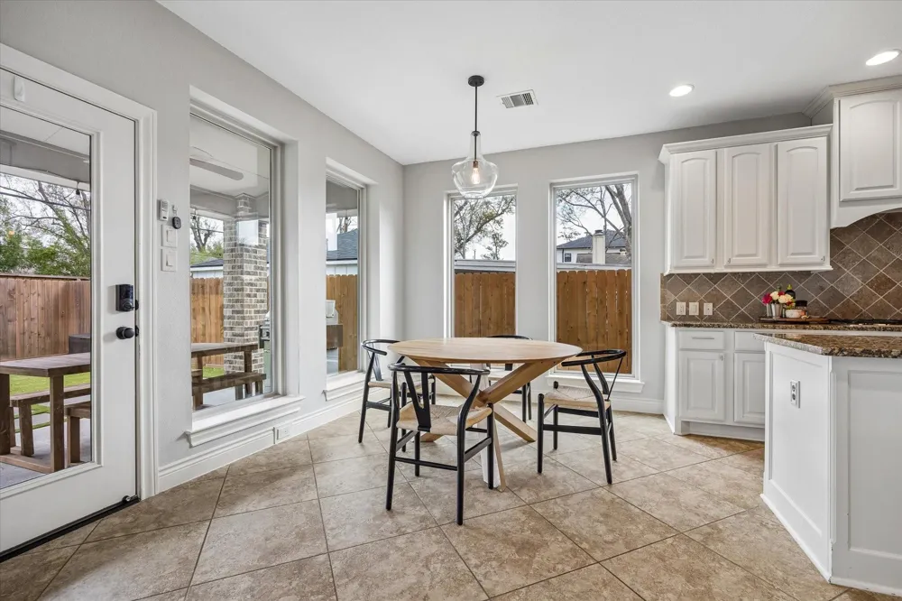 1616 Hewitt Drive Houston, TX 77018