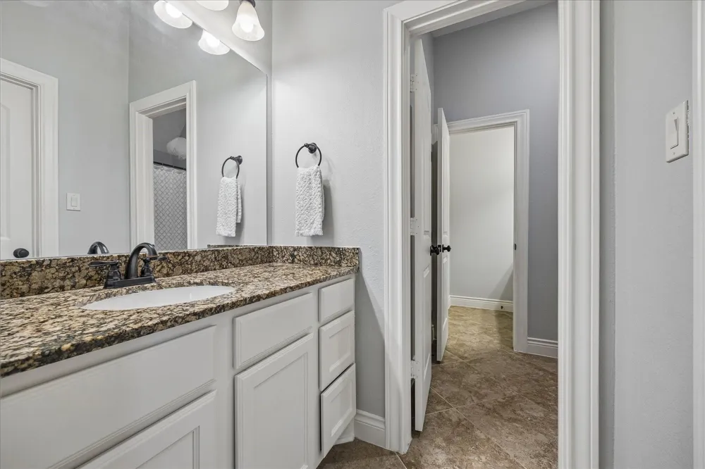 1616 Hewitt Drive Houston, TX 77018