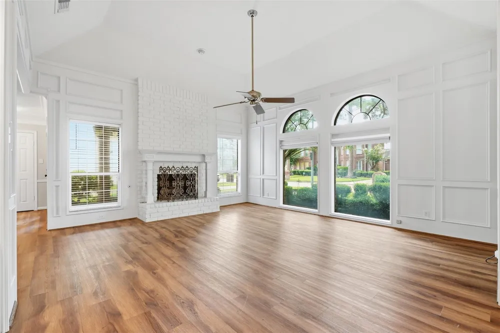8310 Mentmore Drive Spring, TX 77379