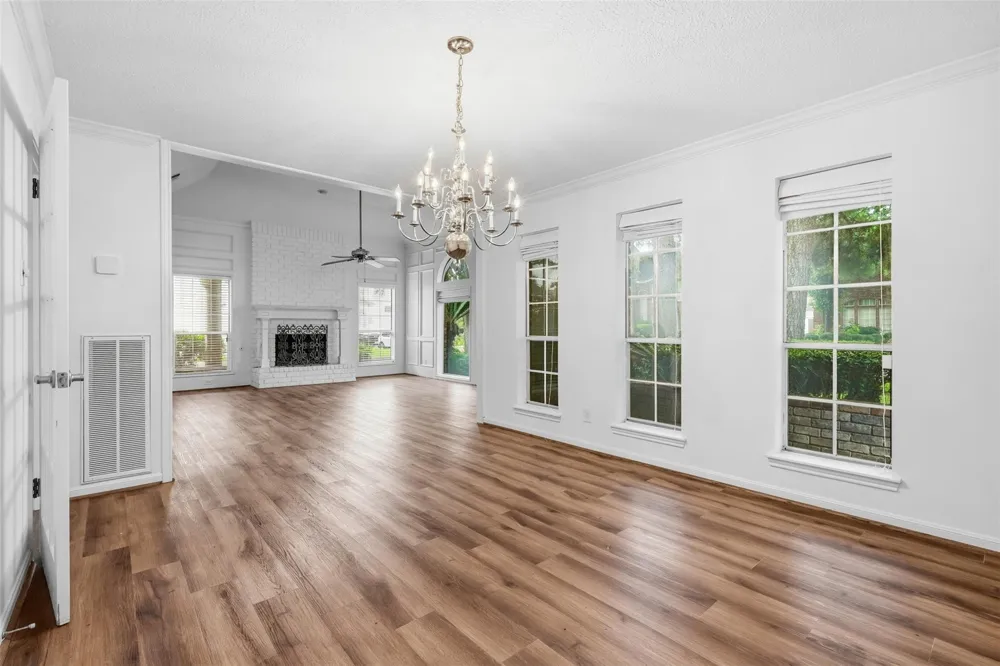 8310 Mentmore Drive Spring, TX 77379