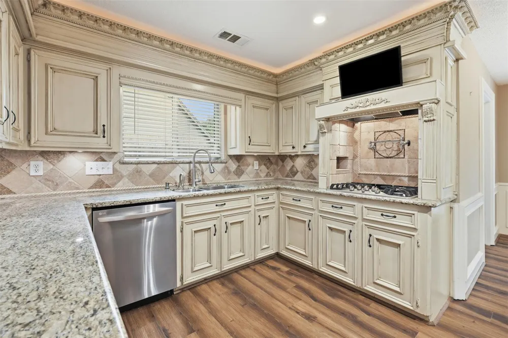8310 Mentmore Drive Spring, TX 77379