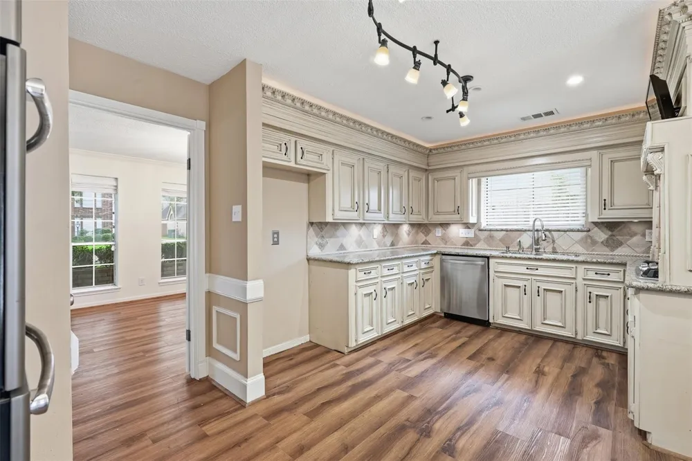 8310 Mentmore Drive Spring, TX 77379