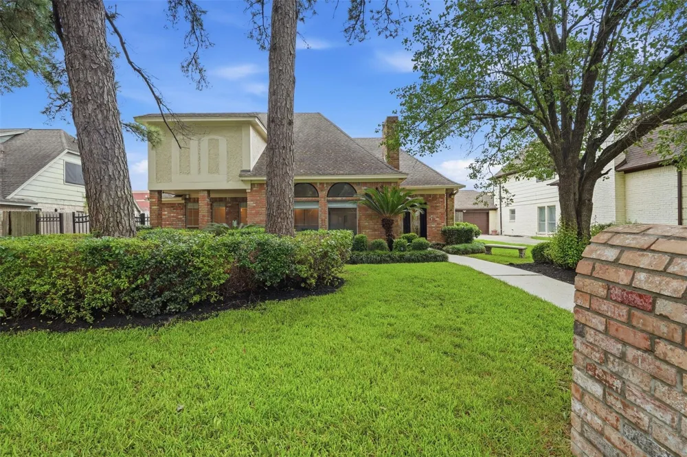 8310 Mentmore Drive Spring, TX 77379
