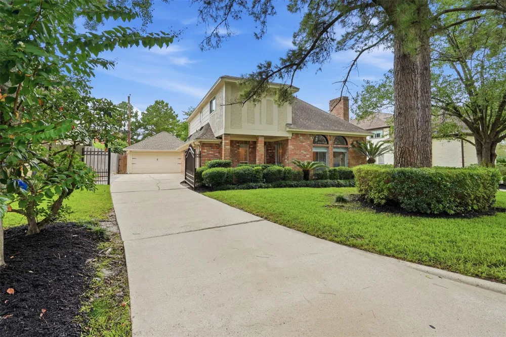 8310 Mentmore Drive Spring, TX 77379