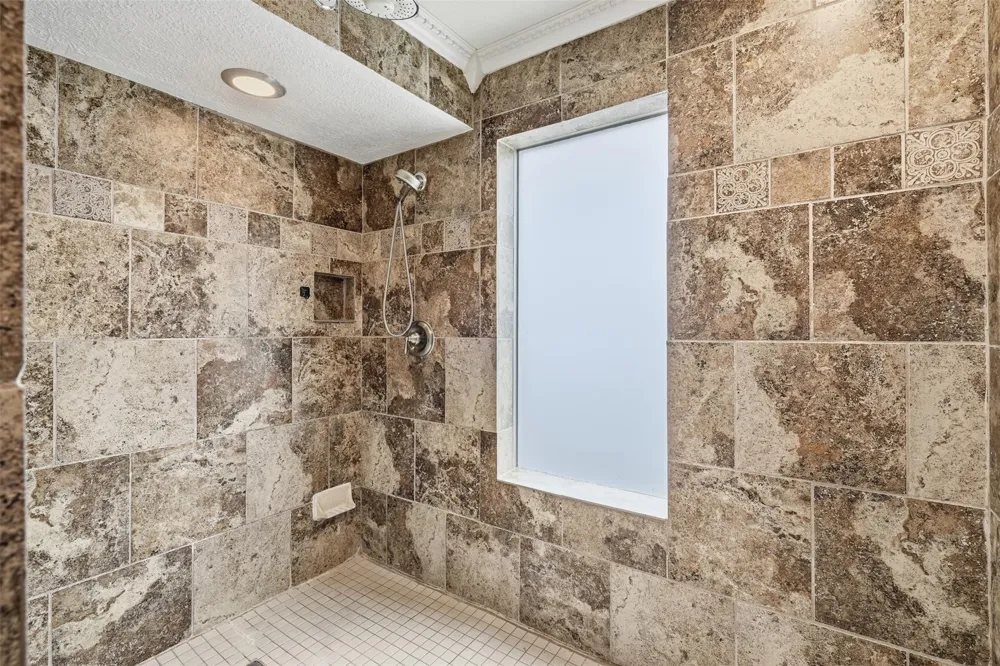 8310 Mentmore Drive Spring, TX 77379