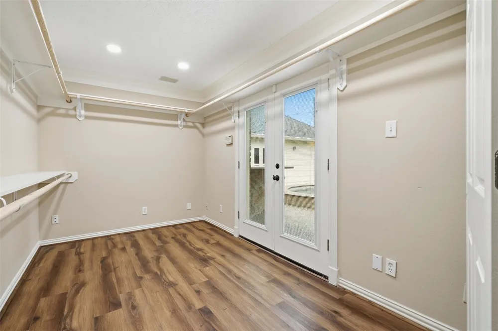 8310 Mentmore Drive Spring, TX 77379