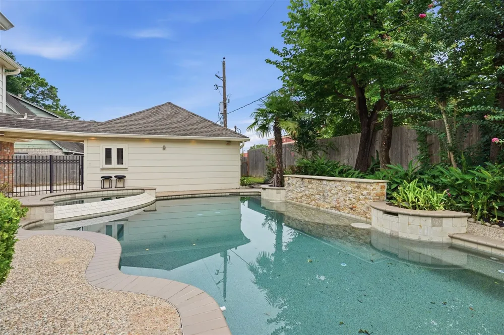 8310 Mentmore Drive Spring, TX 77379