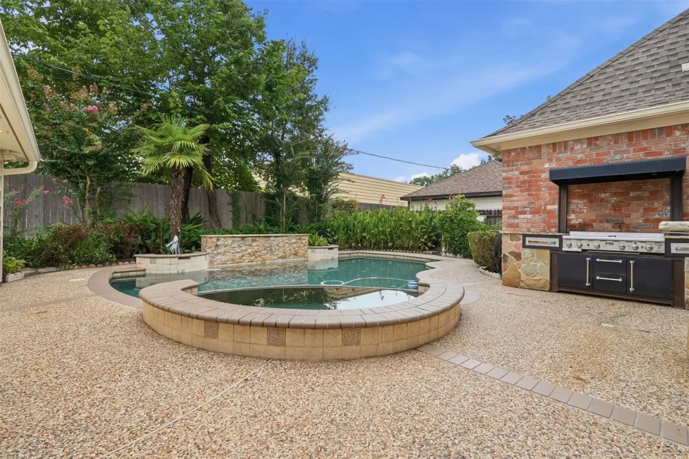 8310 Mentmore Drive Spring, TX 77379