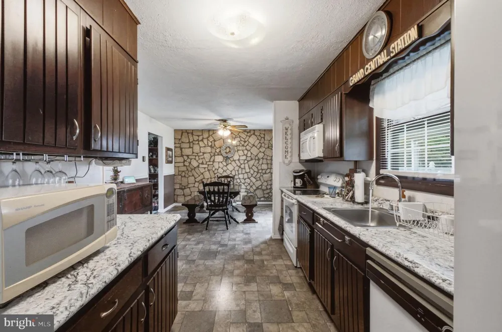 3227 HOBSON STREET Whitehall, PA 18052