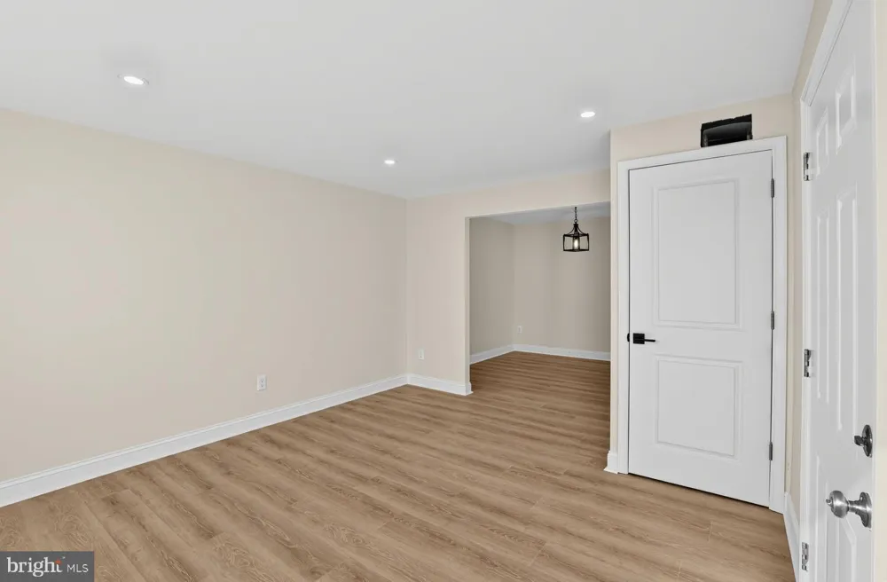 121 RUTLEDGE AVENUE #APT B Folsom, PA 19033