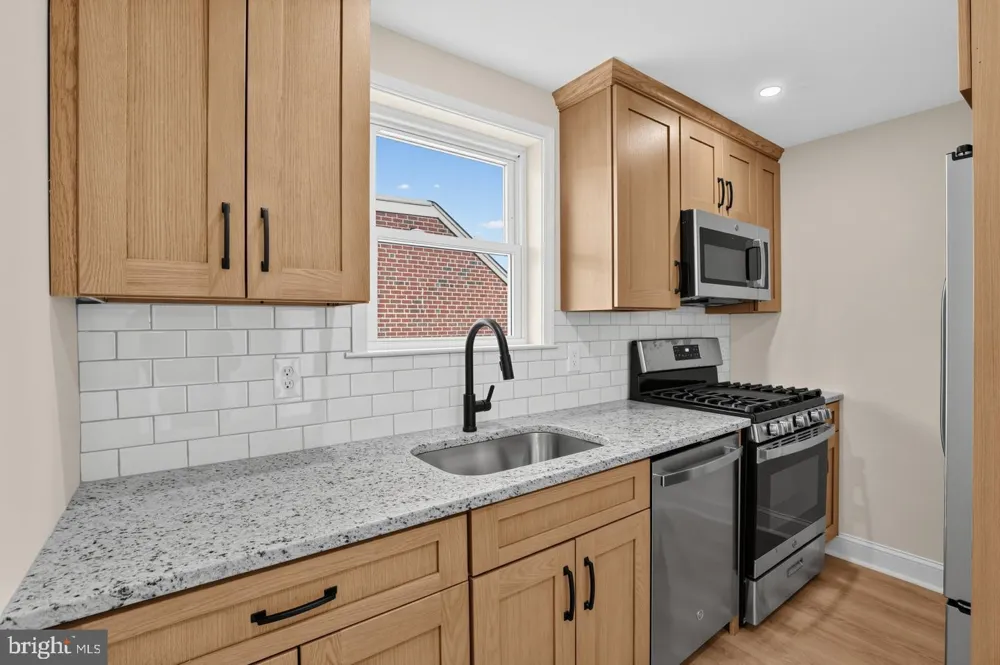 121 RUTLEDGE AVENUE #APT B Folsom, PA 19033