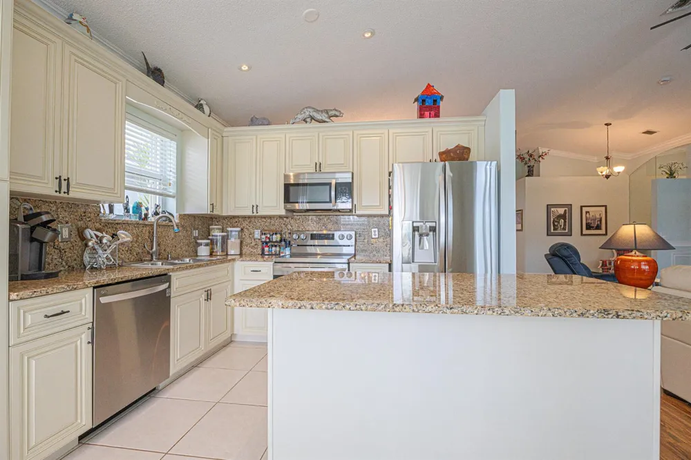 10394 UTOPIA CIRCLE E Boynton Beach, FL 33437
