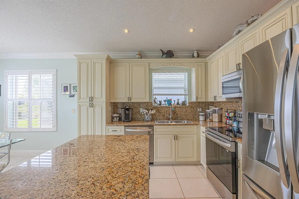 10394 UTOPIA CIRCLE E Boynton Beach, FL 33437